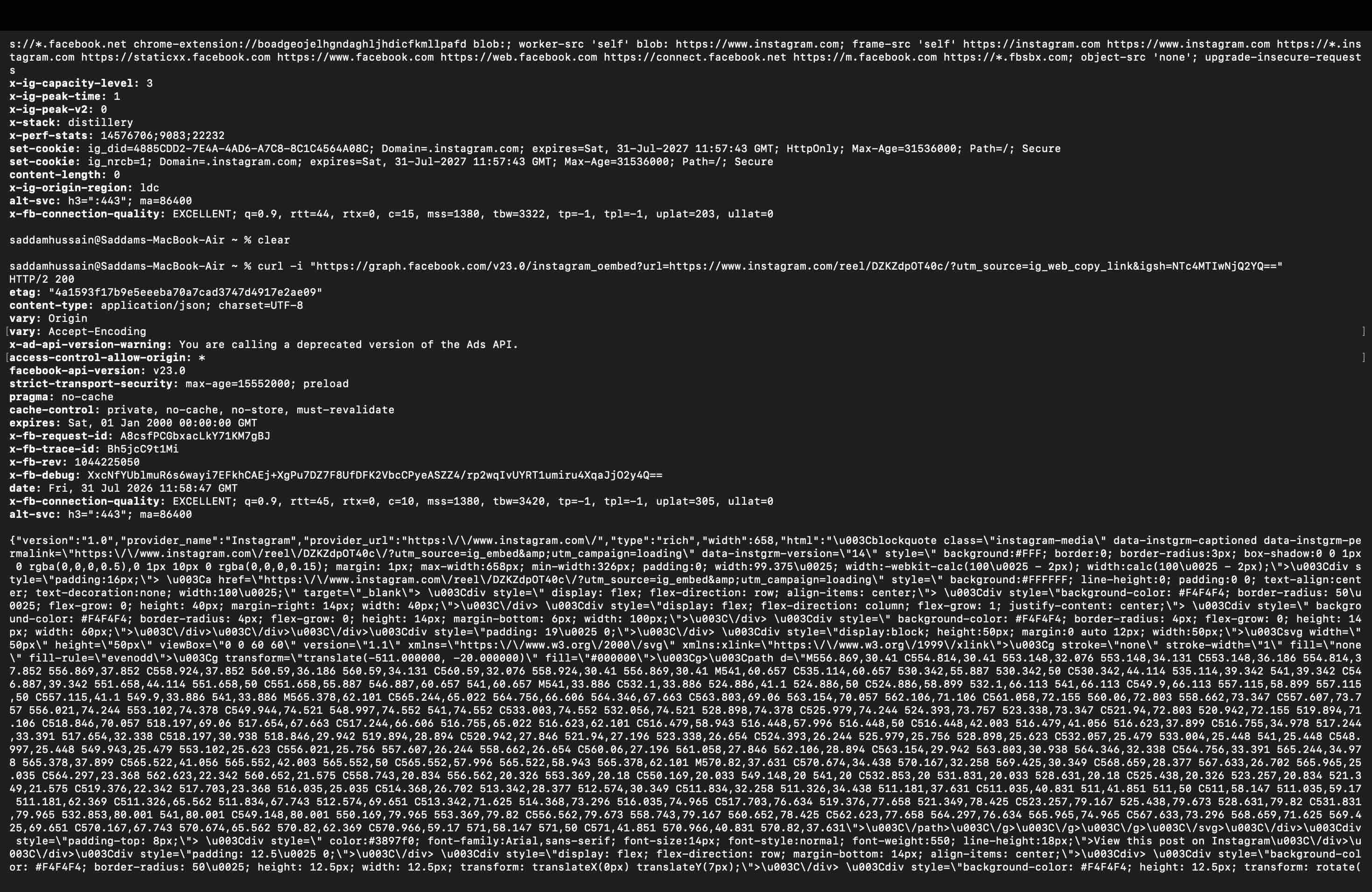 ターミナルでgraph.facebook.com/v23.0/instagram_oembedにcurlを実行した出力。HTTP/2 200が返り、非推奨バージョンを呼び出している旨の警告ヘッダーとblockquoteのJSONが表示されている