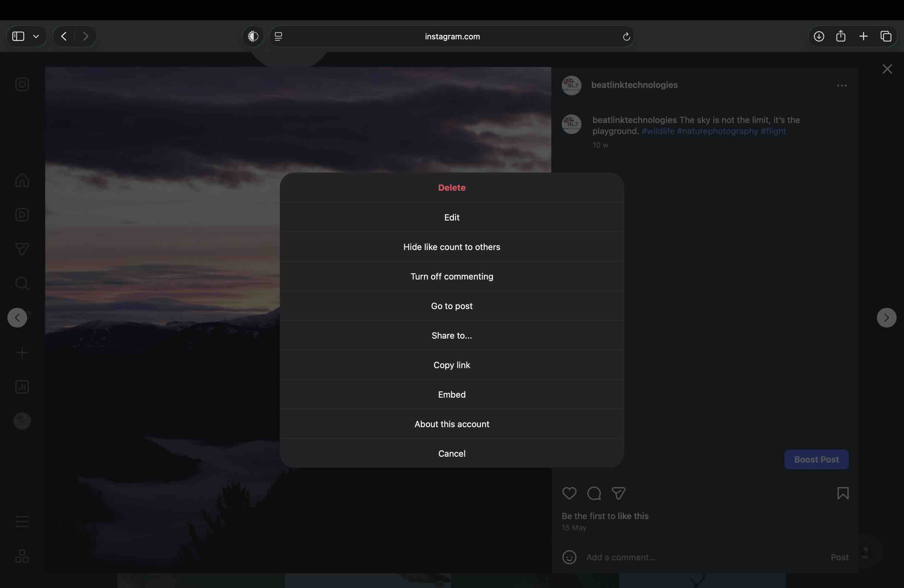 ブラウザで開いたinstagram.comの投稿の三点メニュー。Delete、Edit、Hide like count to others、Turn off commenting、Go to post、Share to、Copy link、Embed、About this account、Cancelが並んでいる